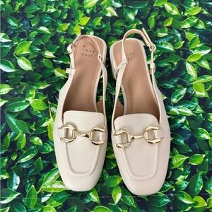 NWOT A New Day Cream Loafer Flats with Gold Hardware - 2 inch Size 8